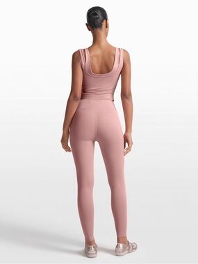 SKIMS x Nike Matte Leggings 26” – Himalayan – Size Small – NEW